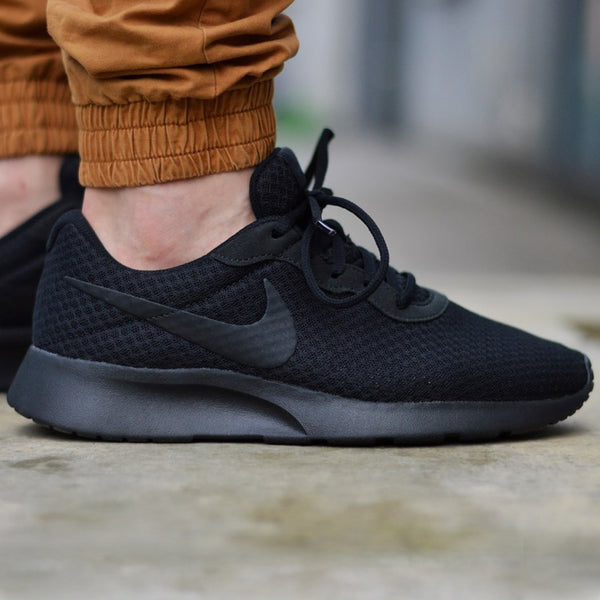 Tenis nike tanjun negro best sale