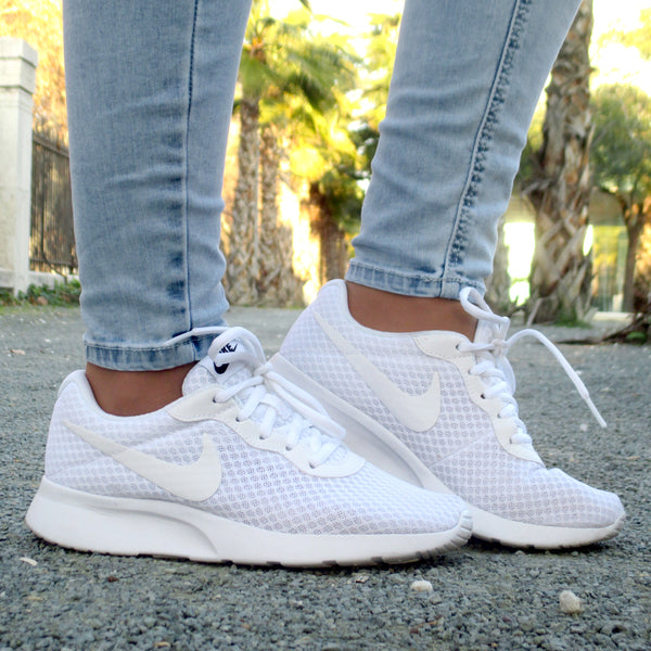 Tenis Nike Tanjun 812655110 Blanco Mujer Shoelander