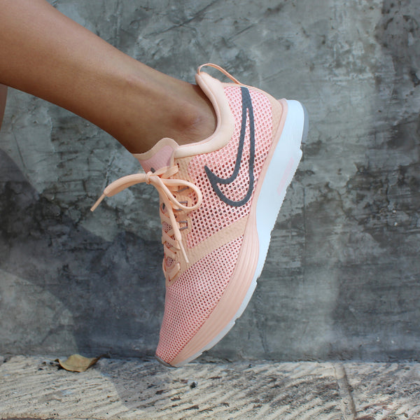 Nike zoom online strike caracteristicas