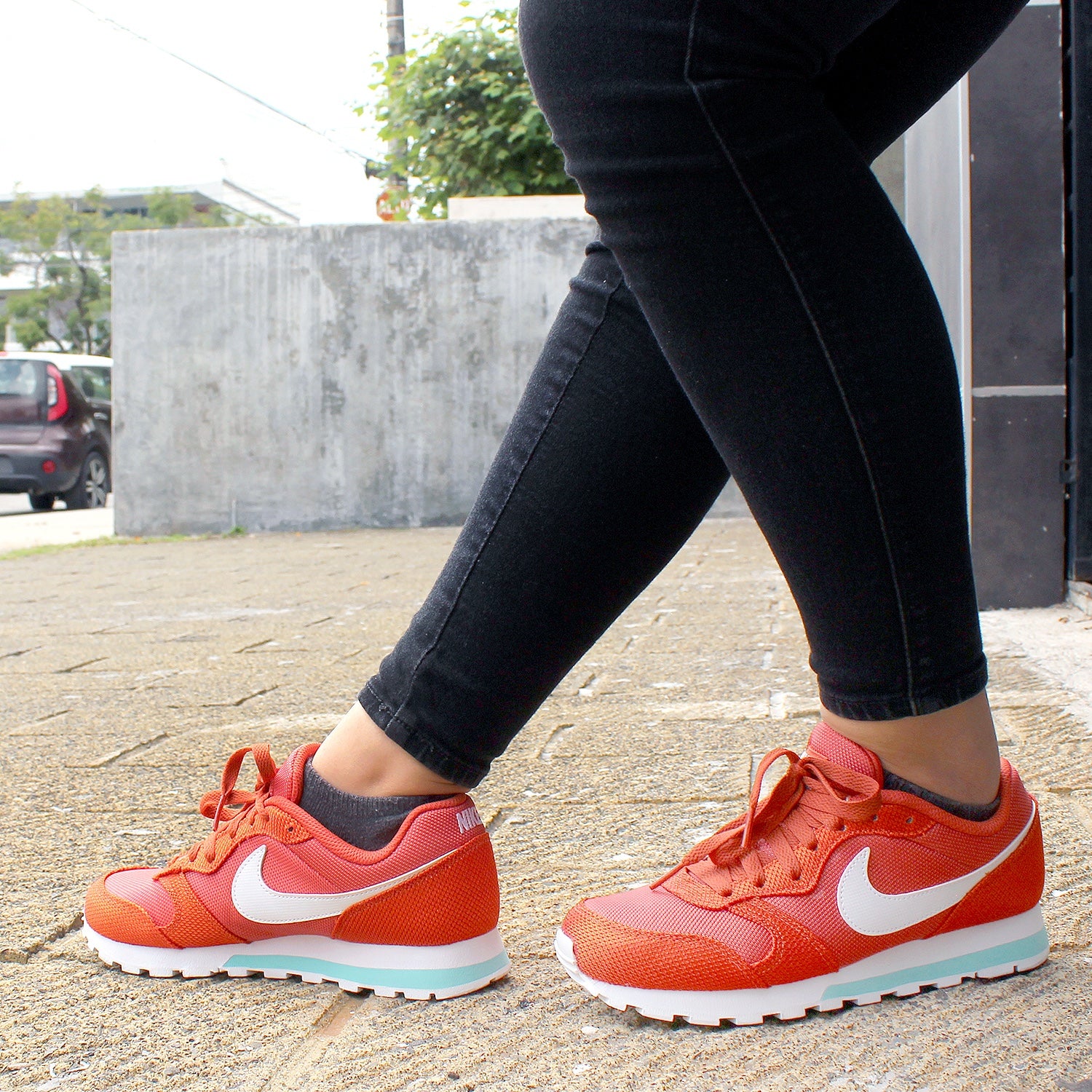 Tenis Nike MD Runner 2 SE - AQ9121802 - Naranja - Mujer | Shoelander.com - Footwear