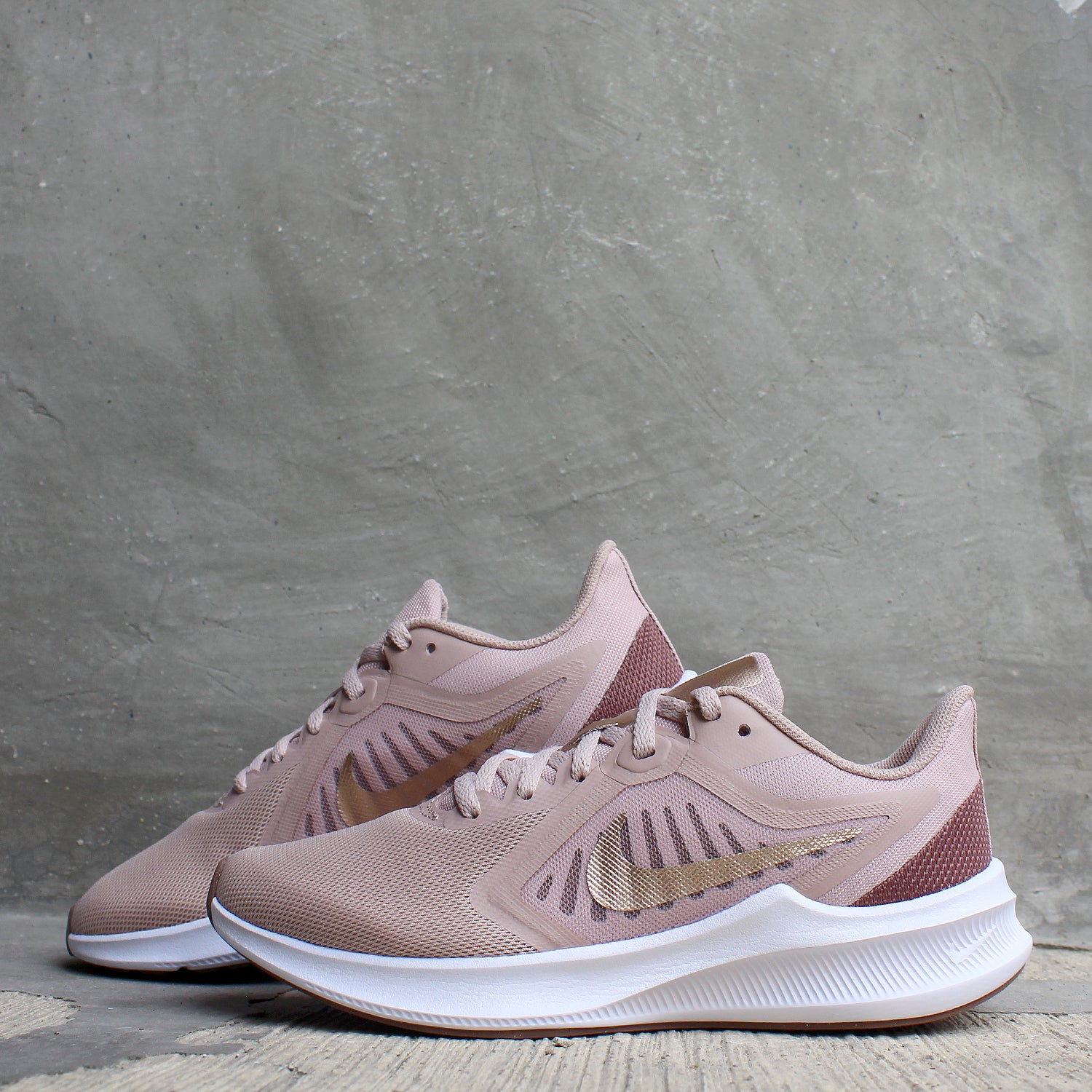 Nike rosas viejo Outlet