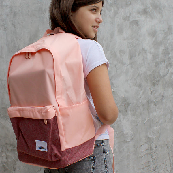 Linear Classic Casual