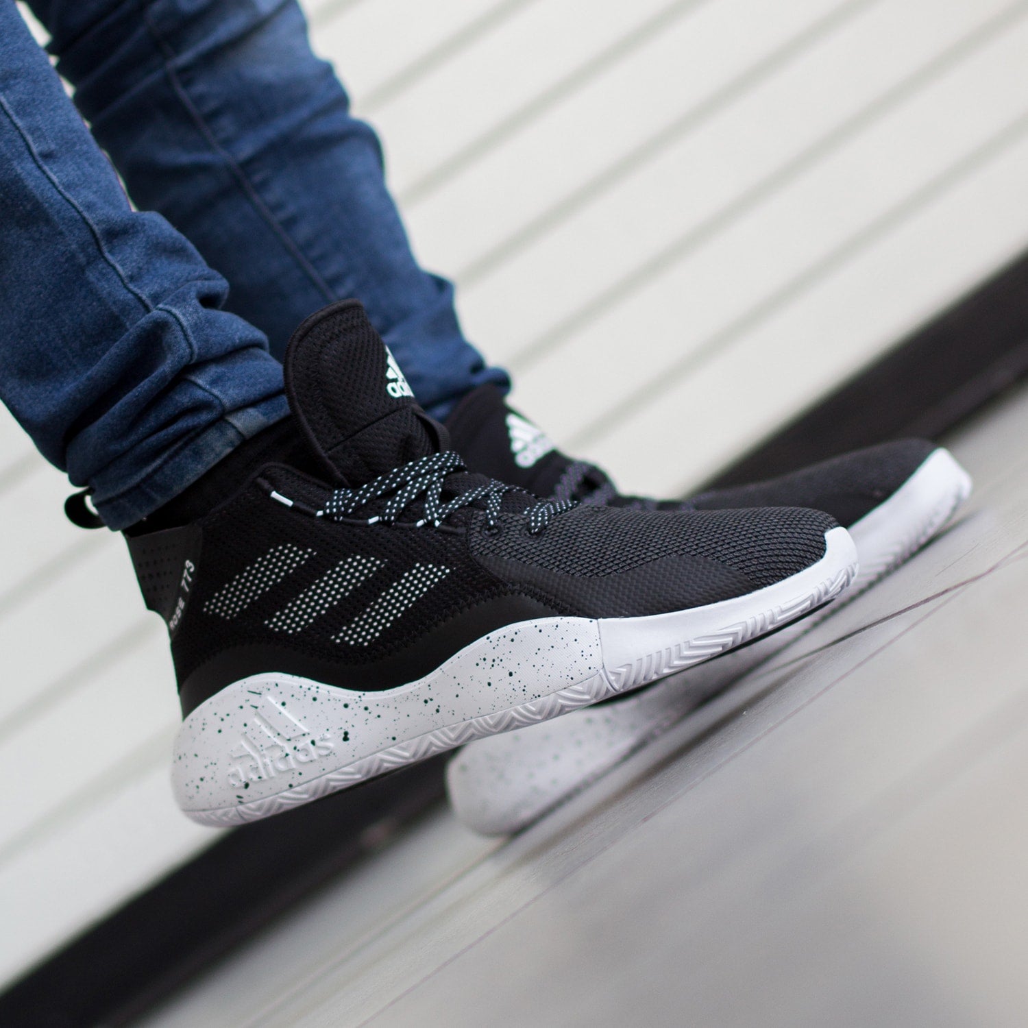 Tenis Adidas D Rose 773 2020 FX7123 Negro Hombre